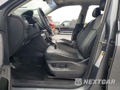 Zdjęcie 7 z 14 samochodu: 2019 VOLKSWAGEN TIGUAN SE VIN:3VV2B7AX2KM161569 - miniatura