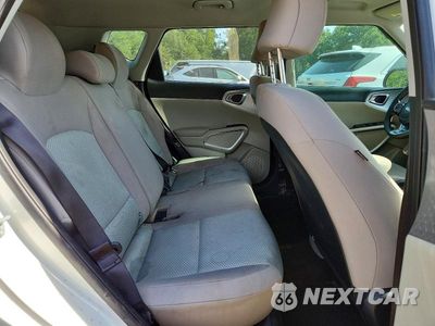 Zdjęcie 10 z 13 samochodu: 2021 KIA SOUL LX VIN:KNDJ23AU5M7143167 - miniatura