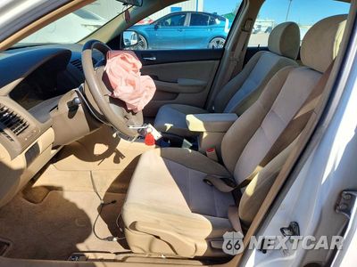 Zdjęcie 7 z 12 samochodu: 2004 HONDA ACCORD LX VIN:1HGCM56394A094171 - miniatura