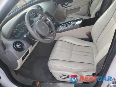 Zdjęcie 7 z 12 samochodu: 2011 JAGUAR XJL VIN:SAJWA2GBXBLV16833 - miniatura