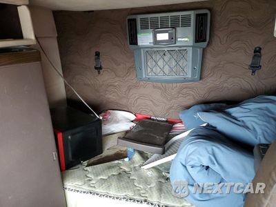 Zdjęcie 6 z 10 samochodu: 2015 VOLVO VN VNL VIN:4V4NC9EH0FN188003 - miniatura