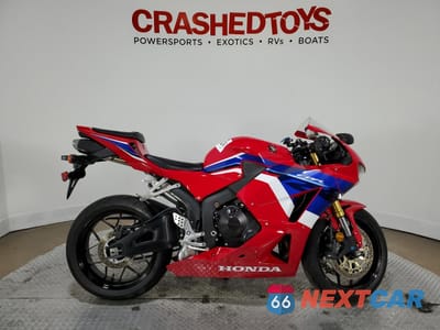 2023 HONDA CBR600 RR JH2PC40J7PK900406 - główne zdjęcie licytacji z USA - miniatura