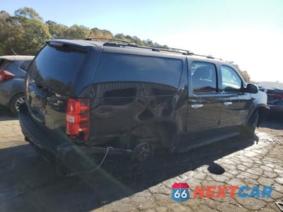 Trzecie zdjęcie samochodu z tyłu: 2014 CHEVROLET SUBURBAN C1500 LT VIN:1GNSCJE01ER139059 - miniatura
