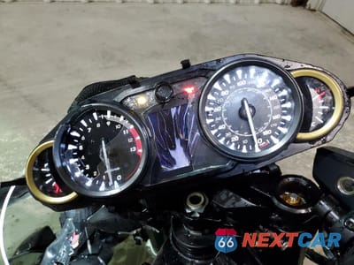 Zdjęcie 8 z 10 samochodu: 2023 SUZUKI GSX1300 RR VIN:JS1EJ11B4P7100669 - miniatura