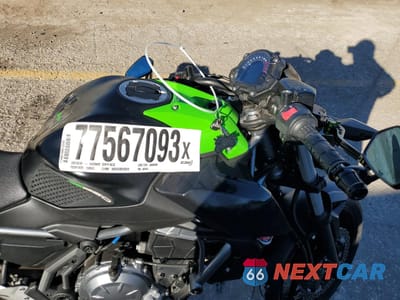 Piąte zdjęcie samochodu w środku: 2017 KAWASAKI ER650 G VIN:JKAEREG13HDA00101 - miniatura