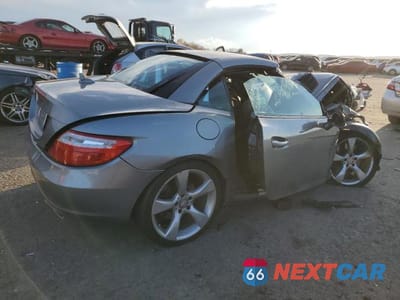 Trzecie zdjęcie samochodu z tyłu: 2012 MERCEDES-BENZ SLK 350 VIN:WDDPK5HA0CF008996 - miniatura