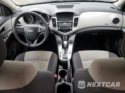 Zdjęcie 8 z 12 samochodu: 2014 CHEVROLET CRUZE LS VIN:1G1PA5SHXE7113859 - miniatura