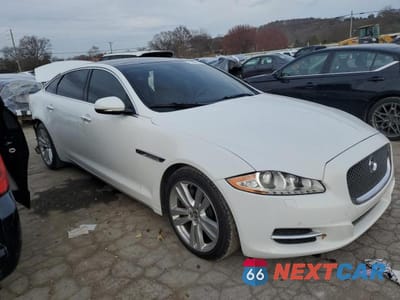 Czwarte zdjęcie samochodu z boku: 2011 JAGUAR XJL VIN:SAJWA2GBXBLV16833 - miniatura
