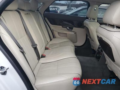 Zdjęcie 10 z 12 samochodu: 2011 JAGUAR XJL VIN:SAJWA2GBXBLV16833 - miniatura