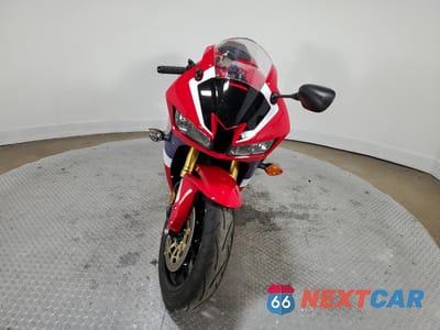 Drugie zdjęcie samochodu z przodu: 2023 HONDA CBR600 RR VIN:JH2PC40J7PK900406 - miniatura