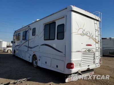 Trzecie zdjęcie samochodu z tyłu: 2003 FREIGHTLINER CHASSIS X LINE MOTOR HOME VIN:4UZAAHAK43CL87134 - miniatura