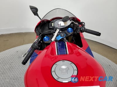 Zdjęcie 7 z 12 samochodu: 2023 HONDA CBR600 RR VIN:JH2PC40J7PK900406 - miniatura