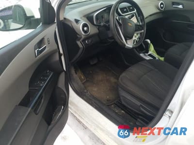 Zdjęcie 7 z 12 samochodu: 2018 CHEVROLET SONIC LT VIN:1G1JD5SH2J4102976 - miniatura