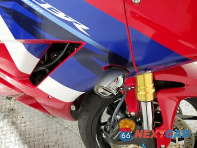 Zdjęcie 10 z 12 samochodu: 2023 HONDA CBR600 RR VIN:JH2PC40J7PK900406 - miniatura