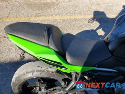 Zdjęcie 6 z 12 samochodu: 2017 KAWASAKI ER650 G VIN:JKAEREG13HDA00101 - miniatura