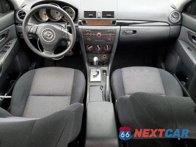 Zdjęcie 8 z 13 samochodu: 2009 MAZDA 3 I VIN:JM1BK32G991222381 - miniatura