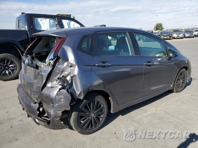 Trzecie zdjęcie samochodu z tyłu: 2020 HONDA FIT SPORT VIN:3HGGK5H63LM725190 - miniatura