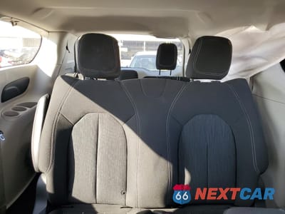 Zdjęcie 10 z 13 samochodu: 2021 CHRYSLER VOYAGER L VIN:2C4RC1AGXMR566582 - miniatura