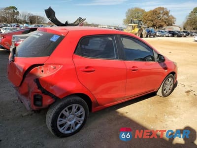 Trzecie zdjęcie samochodu z tyłu: 2013 MAZDA MAZDA2 VIN:JM1DE1KY7D0170096 - miniatura
