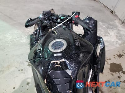 Piąte zdjęcie samochodu w środku: 2023 SUZUKI GSX1300 RR VIN:JS1EJ11B4P7100669 - miniatura