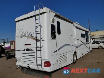 Czwarte zdjęcie samochodu z boku: 2003 FREIGHTLINER CHASSIS X LINE MOTOR HOME VIN:4UZAAHAK43CL87134 - miniatura