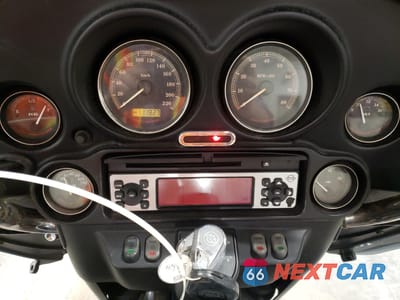 Zdjęcie 8 z 10 samochodu: 2008 HARLEY-DAVIDSON FLHTCUI VIN:5HD1FC4128Y639038 - miniatura