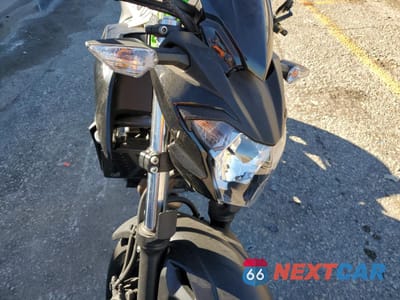 Zdjęcie 9 z 12 samochodu: 2017 KAWASAKI ER650 G VIN:JKAEREG13HDA00101 - miniatura