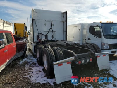 Trzecie zdjęcie samochodu z tyłu: 2018 KENWORTH CONSTRUCTION T680 VIN:1XKYD49X3JJ163708 - miniatura