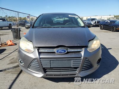 Piąte zdjęcie samochodu w środku: 2013 FORD FOCUS SE VIN:1FADP3F28DL292241 - miniatura