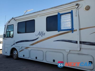 Zdjęcie 9 z 10 samochodu: 2003 FREIGHTLINER CHASSIS X LINE MOTOR HOME VIN:4UZAAHAK43CL87134 - miniatura