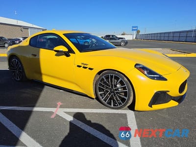 Czwarte zdjęcie samochodu z boku: 2024 MASERATI GRANTURISMO TROFEO VIN:ZAMBMVDB8RX440036 - miniatura
