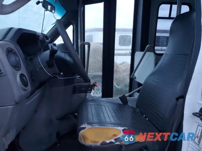 Zdjęcie 7 z 14 samochodu: 2010 FORD ECONOLINE E350 SUPER DUTY CUTAWAY VAN VIN:1FDEE3FL4ADA25709 - miniatura