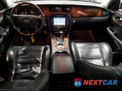 Zdjęcie 8 z 13 samochodu: 2006 JAGUAR XJR VIN:SAJWA73C26TH00572 - miniatura