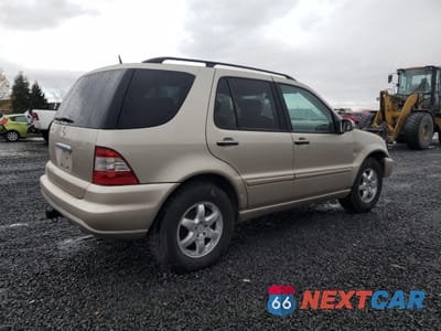 Trzecie zdjęcie samochodu z tyłu: 2005 MERCEDES-BENZ ML 500 VIN:4JGAB75E95A539368 - miniatura