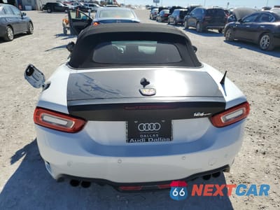 Zdjęcie 6 z 13 samochodu: 2018 FIAT 124 SPIDER CLASSICA VIN:JC1NFAEK7J0138623 - miniatura