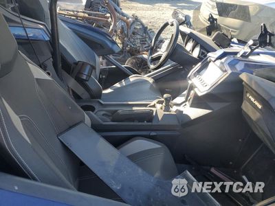 Piąte zdjęcie samochodu w środku: 2018 POLARIS SLINGSHOT SL VIN:57XAAPFAXJ8126483 - miniatura