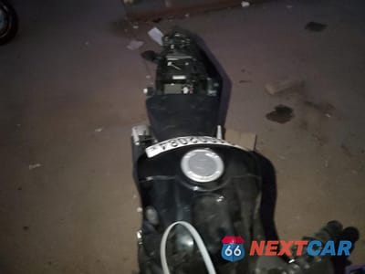 Piąte zdjęcie samochodu w środku: 2023 YAMAHA YZFR3 A VIN:MH3RH18Y6PK011729 - miniatura