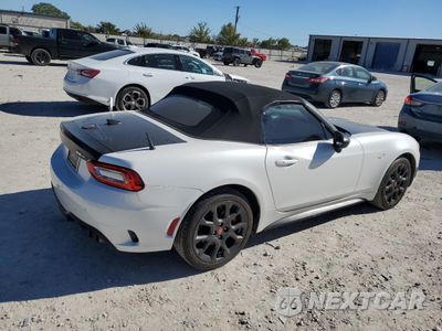 Trzecie zdjęcie samochodu z tyłu: 2018 FIAT 124 SPIDER CLASSICA VIN:JC1NFAEK7J0138623 - miniatura