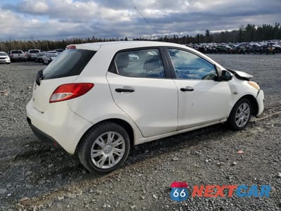 Trzecie zdjęcie samochodu z tyłu: 2013 MAZDA MAZDA2 VIN:JM1DE1KY2D0167560 - miniatura