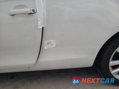 Zdjęcie 12 z 13 samochodu: 2012 VOLKSWAGEN EOS KOMFORT VIN:WVWBW7AHXCV013608 - miniatura