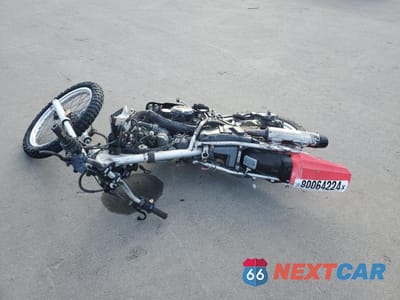 Trzecie zdjęcie samochodu z tyłu: 2001 KAWASAKI KL650 A VIN:JKAKLEA191A072714 - miniatura