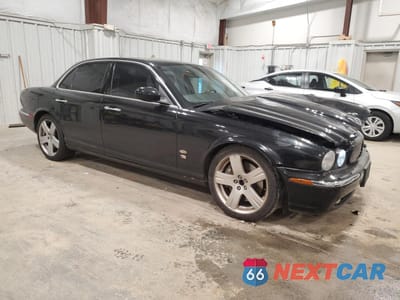 Czwarte zdjęcie samochodu z boku: 2006 JAGUAR XJR VIN:SAJWA73C26TH00572 - miniatura
