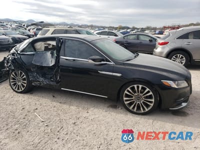 Czwarte zdjęcie samochodu z boku: 2017 LINCOLN CONTINENTAL RESERVE VIN:1LN6L9RP4H5609141 - miniatura