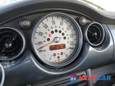 Zdjęcie 9 z 14 samochodu: 2004 MINI COOPER VIN:WMWRC334X4TJ61472 - miniatura