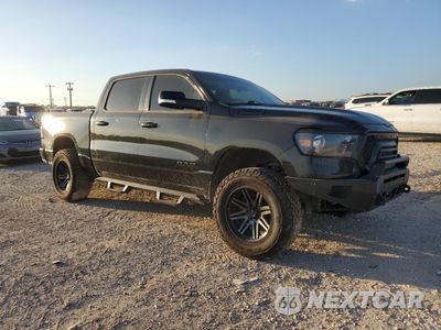 Czwarte zdjęcie samochodu z boku: 2019 RAM 1500 BIG HORN/LONE STAR VIN:1C6SRFFTXKN529262 - miniatura
