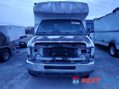 Piąte zdjęcie samochodu w środku: 2010 FORD ECONOLINE E350 SUPER DUTY CUTAWAY VAN VIN:1FDEE3FL4ADA25709 - miniatura