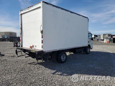 Trzecie zdjęcie samochodu z tyłu: 2007 MITSUBISHI FUSO TRUCK OF AMERICA INC FE 84D VIN:JL6BBG1S17K001577 - miniatura