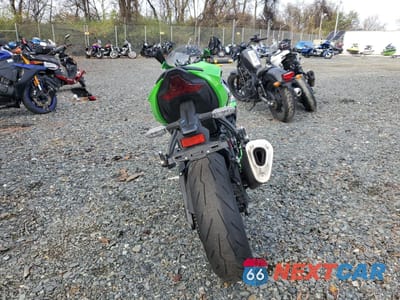 Czwarte zdjęcie samochodu z boku: 2024 KAWASAKI ZX636 VIN:JKBZXJJ15RA000489 - miniatura