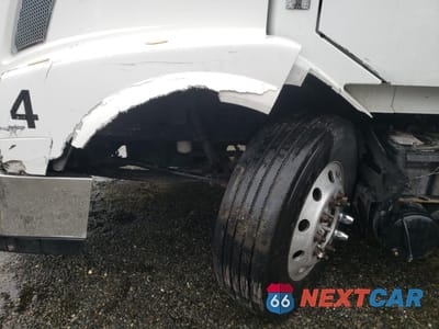 Zdjęcie 9 z 10 samochodu: 2012 VOLVO VN VNL VIN:4V4NC9EG5CN543069 - miniatura