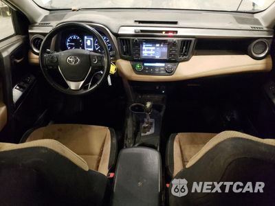 Zdjęcie 8 z 15 samochodu: 2017 TOYOTA RAV4 XLE VIN:JTMRFREV2HJ129569 - miniatura